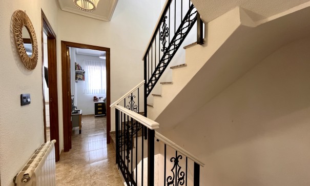 Venta - Casa de pueblo -
Villamartín