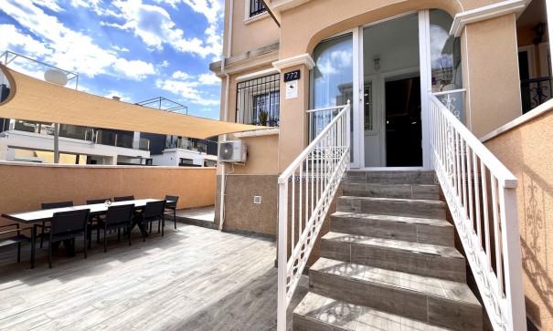 Venta - Casa de pueblo -
Villamartín