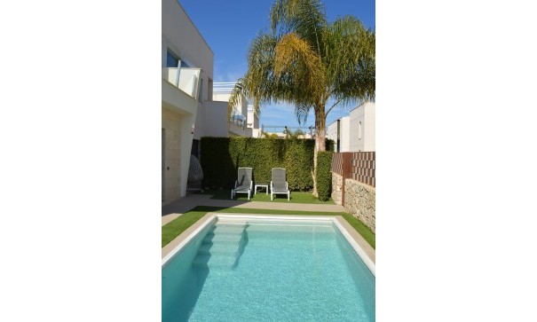 Återförsäljning - Villa i parhus -
Pilar de la Horadada