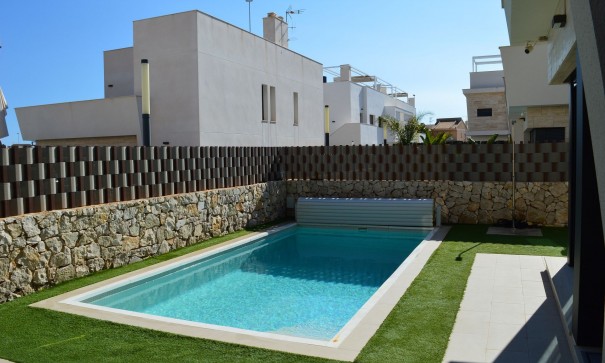 Återförsäljning - Villa i parhus -
Pilar de la Horadada