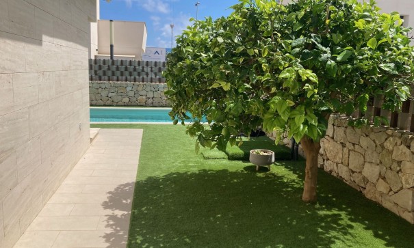 Återförsäljning - Villa i parhus -
Pilar de la Horadada