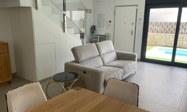 Återförsäljning - Villa i parhus -
Pilar de la Horadada