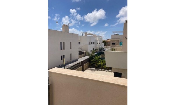 Återförsäljning - Villa i parhus -
Pilar de la Horadada