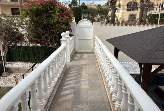 Revente - Villa Individuelle -
Algorfa