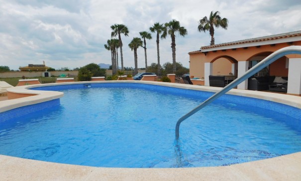 Herverkoop - Vrijstaande Villa -
Dolores