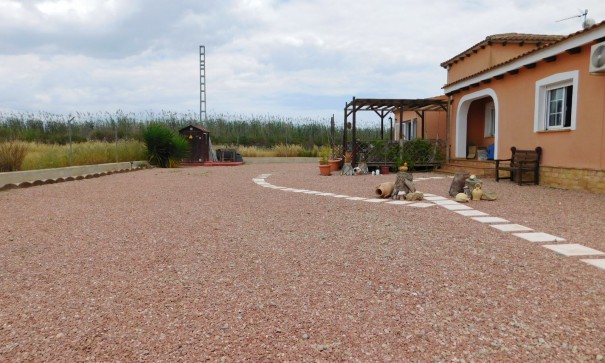 Herverkoop - Vrijstaande Villa -
Dolores