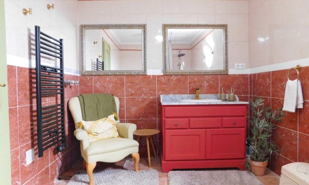 Herverkoop - Vrijstaande Villa -
Dolores