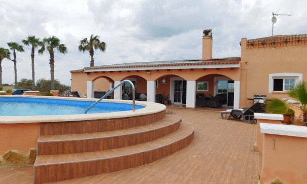 Herverkoop - Vrijstaande Villa -
Dolores