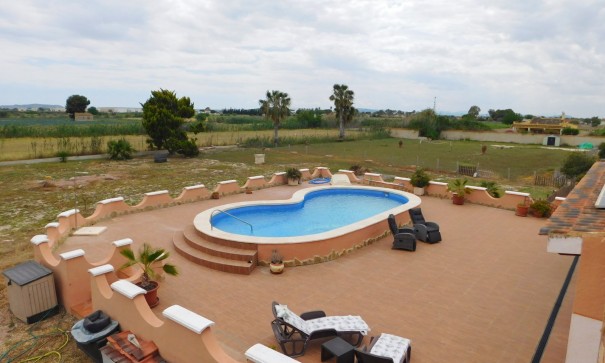 Herverkoop - Vrijstaande Villa -
Dolores