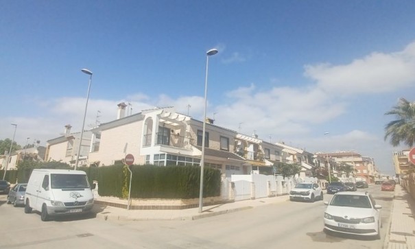 Återförsäljning - Fristående villa -
Pilar de la Horadada