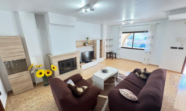 Återförsäljning - Radhus -
San Miguel de Salinas