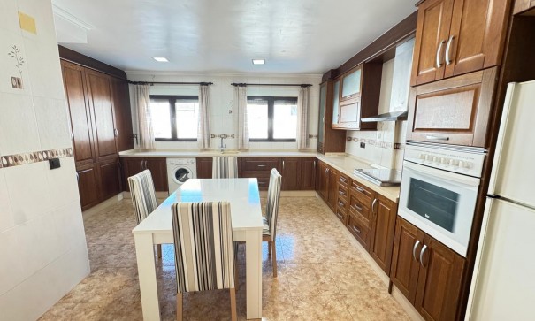 Återförsäljning - Radhus -
San Miguel de Salinas