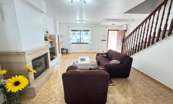 Återförsäljning - Radhus -
San Miguel de Salinas