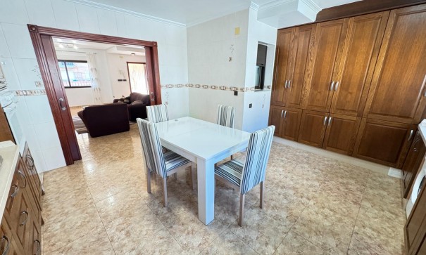 Återförsäljning - Radhus -
San Miguel de Salinas