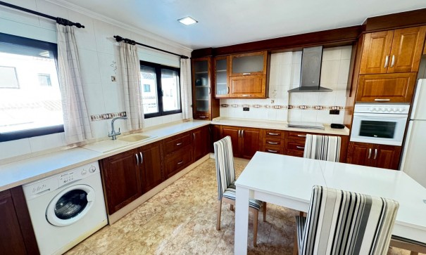 Återförsäljning - Radhus -
San Miguel de Salinas