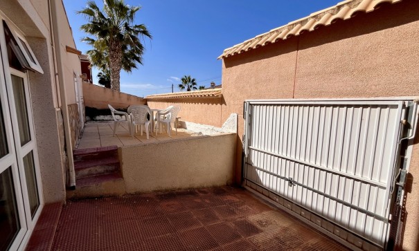 Herverkoop - Vrijstaande Villa -
San Miguel de Salinas