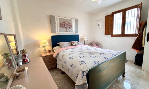 Återförsäljning - Finca lantlig egendom -
Dolores