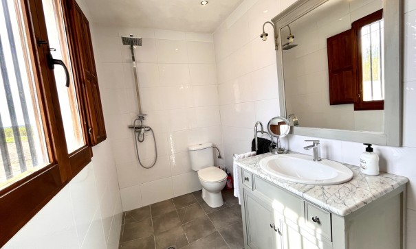 Återförsäljning - Finca lantlig egendom -
Dolores