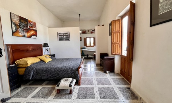 Återförsäljning - Finca lantlig egendom -
Dolores