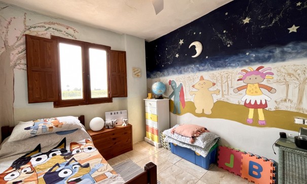 Återförsäljning - Finca lantlig egendom -
Dolores