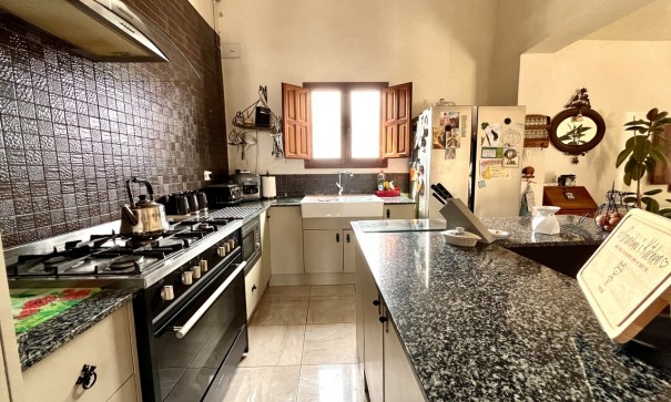 Återförsäljning - Finca lantlig egendom -
Dolores