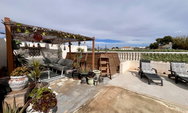 Återförsäljning - Finca lantlig egendom -
Dolores