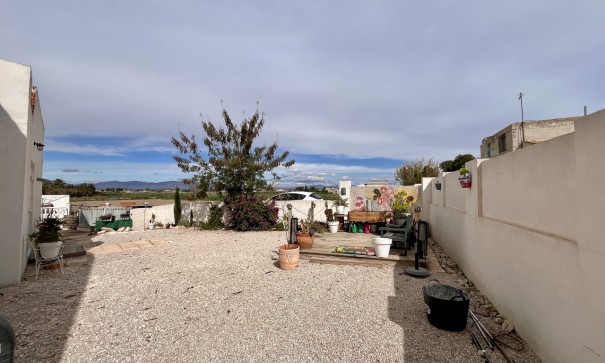 Återförsäljning - Finca lantlig egendom -
Dolores