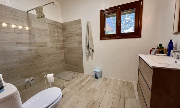 Sprzedaż - Willa wolnostojąca -
La Nucía