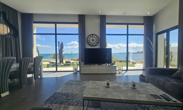 Venta - Chalet Independiente -
La Zenia