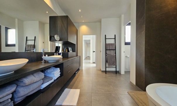 Venta - Chalet Independiente -
La Zenia