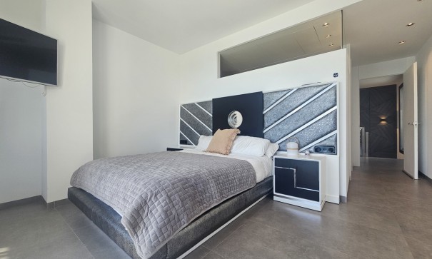 Venta - Chalet Independiente -
La Zenia