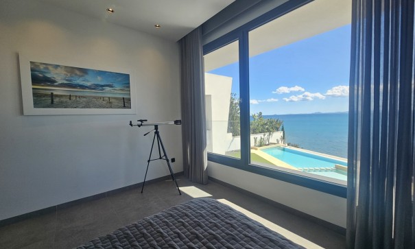 Venta - Chalet Independiente -
La Zenia