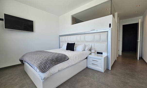 Venta - Chalet Independiente -
La Zenia