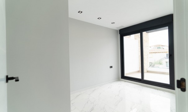 Obra Nueva - Chalet Independiente -
Orihuela Costa - Punta Prima