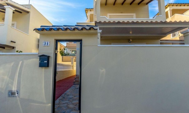 Herverkoop - Vrijstaande Villa -
Orihuela Costa - Villamartín