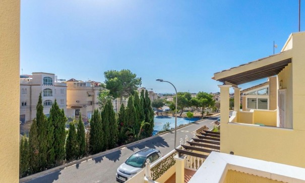 Herverkoop - Vrijstaande Villa -
Orihuela Costa - Villamartín