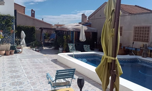 Återförsäljning - Fristående villa -
Orihuela - La Florida