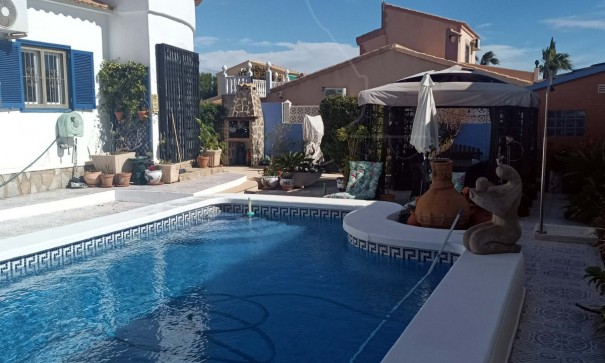 Återförsäljning - Fristående villa -
Orihuela - La Florida