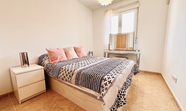 Herverkoop - Stadswoning -
Cabo Roig