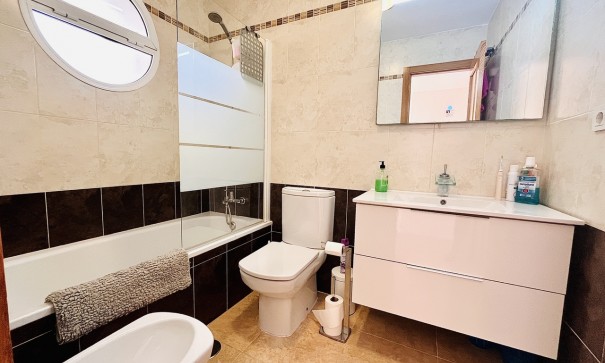 Herverkoop - Stadswoning -
Cabo Roig