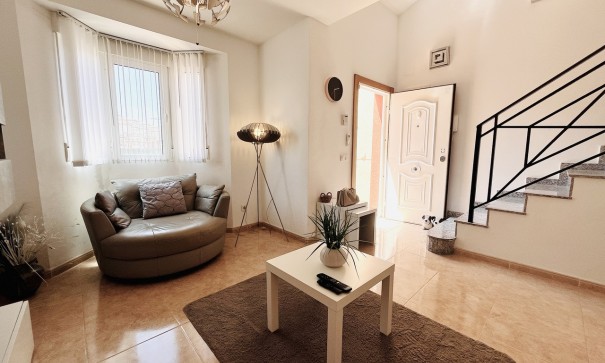 Herverkoop - Stadswoning -
Cabo Roig