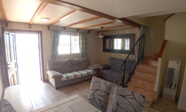 Sale - Town house -
Algorfa