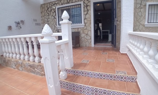 Sale - Town house -
Algorfa