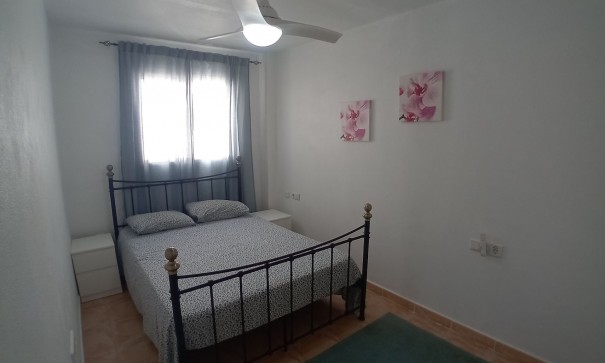 Sale - Town house -
Algorfa