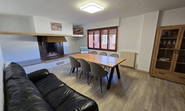 Resale - Freistehende Villa -
Monóvar