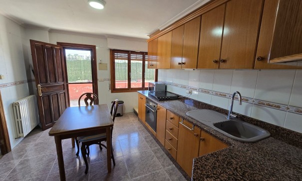 Resale - Freistehende Villa -
Monóvar