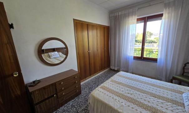 Resale - Freistehende Villa -
Monóvar