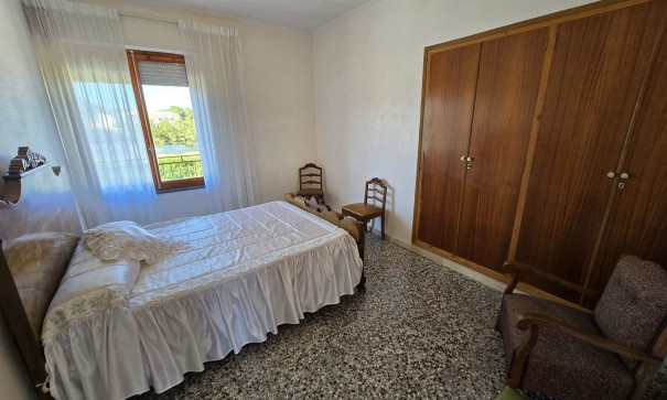 Resale - Freistehende Villa -
Monóvar