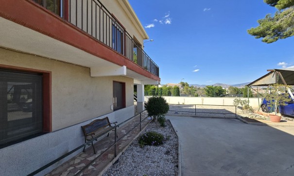 Resale - Freistehende Villa -
Monóvar