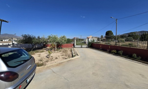 Resale - Freistehende Villa -
Monóvar